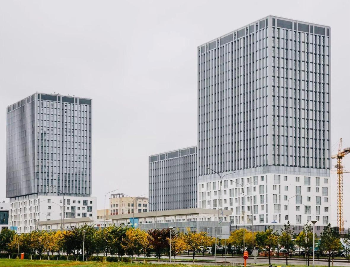 Orynbor Towers Apartamento Astana Exterior foto