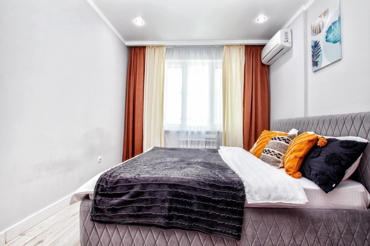 Orynbor Towers Apartamento Astana Exterior foto